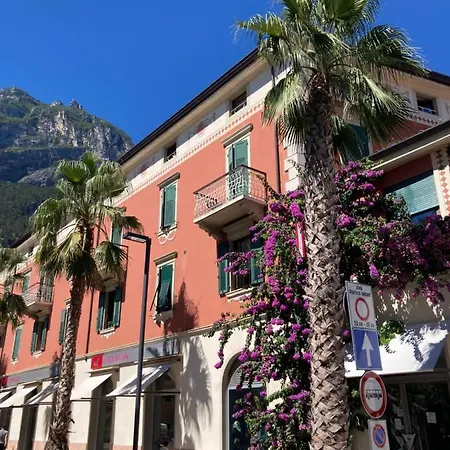 Outdooredo Garda Apartment *