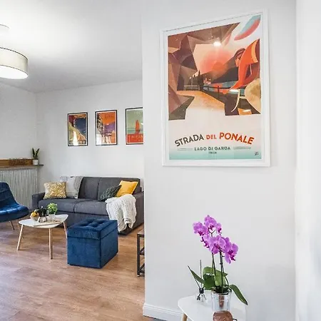 Outdooredo Garda Apartment